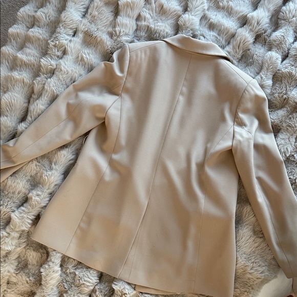 Rodebjer Classic Beige Blazer - Picture 2 of 6